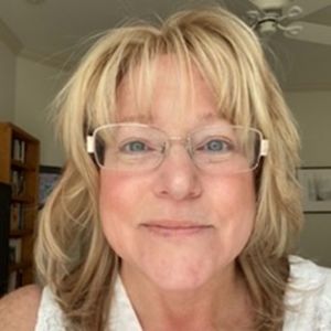 Meet your Posher, Elisa